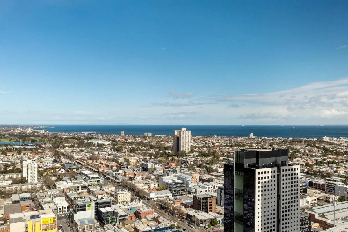 Image 6 of Sophisticated Designer Condo w City & Bay Views