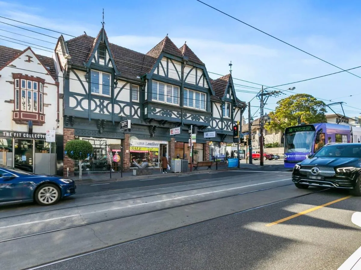 Image 5 of Sophisticated art deco in the heart of Toorak