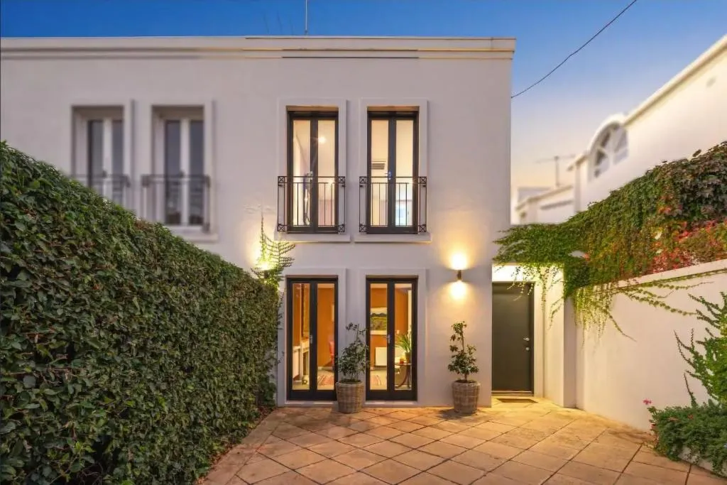 Image of Sophisticated art deco in the heart of Toorak