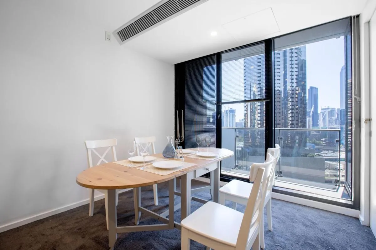 Image 3 of South bank 2 bedroom apartment With 1 Parking