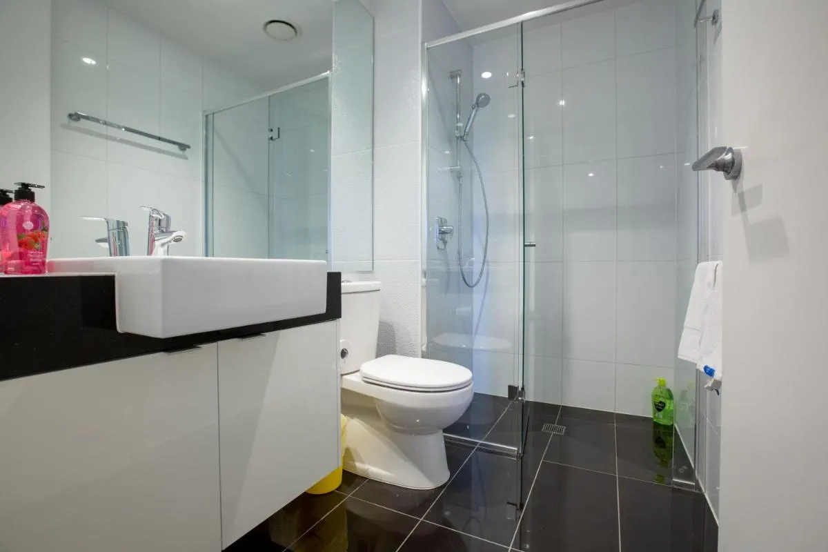 Image 5 of South bank 2 bedroom apartment With 1 Parking