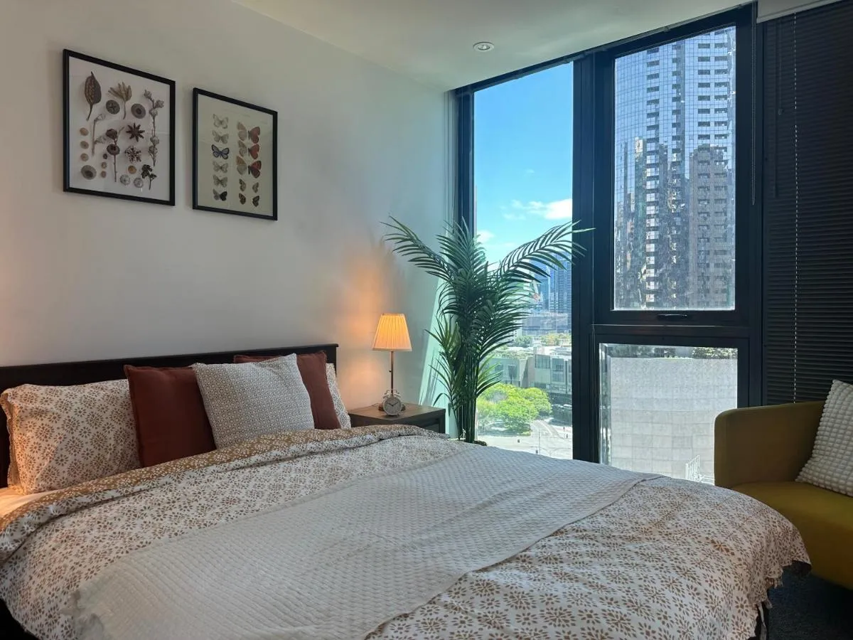 Image 1 of Southbank Grand Retreat