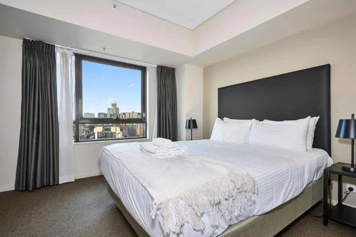 Image 5 of Southbank Retreat with Car Park Gym Pool Hot Tub