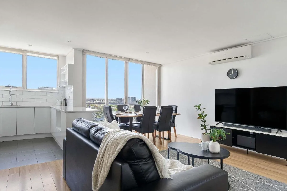 Image 4 of Spacious 2BR Apt Near Southern Cross Free Parking