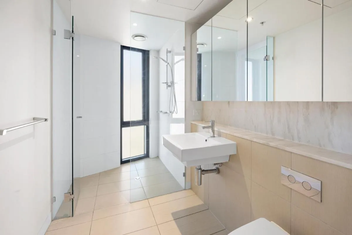 Image 5 of Spacious 2-bedroom suite, luxury living, with Indoor Pool, Sauna, Gym