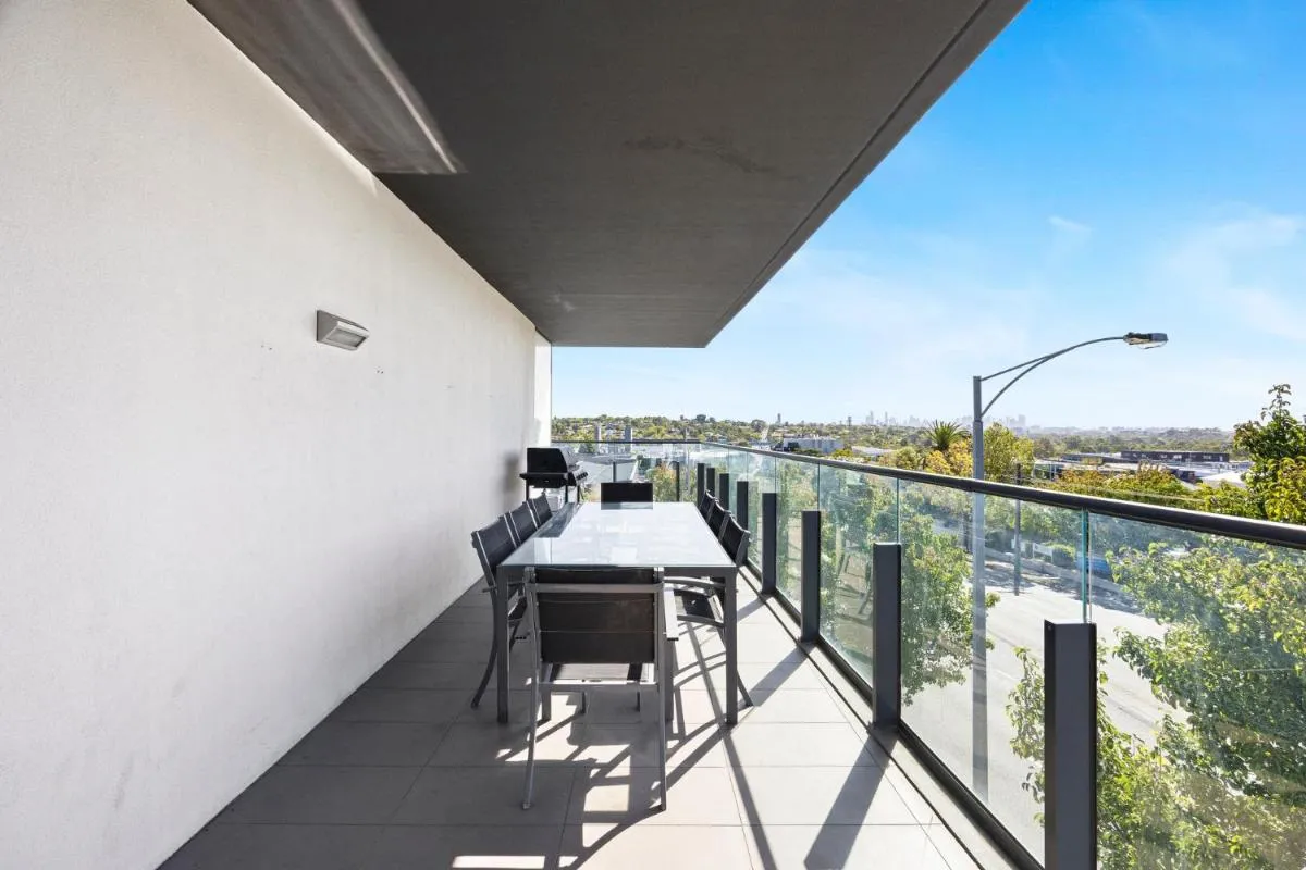 Image 4 of Spacious 2-bedroom suite, luxury living, with Indoor Pool, Sauna, Gym