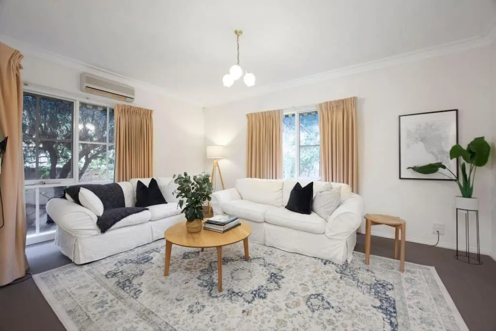 Image of Spacious Balwyn Villa in great location