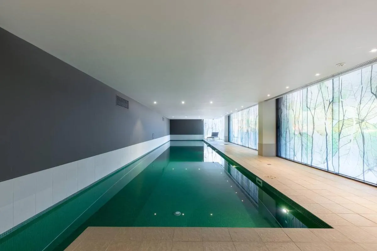Image 3 of Spacious City Fringe RetreatPool & Free Parking