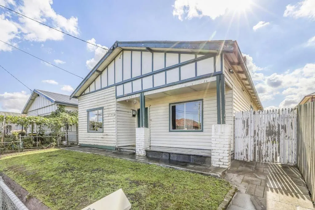 Image 5 of Spacious Urban Delight in Coburg