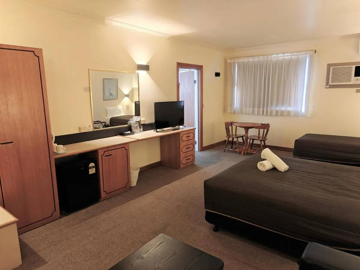 Image 4 of St Georges Motor Inn