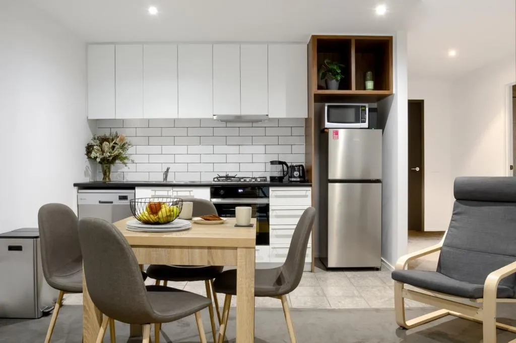 Image of St Kilda Rd Gem, Prime Spot