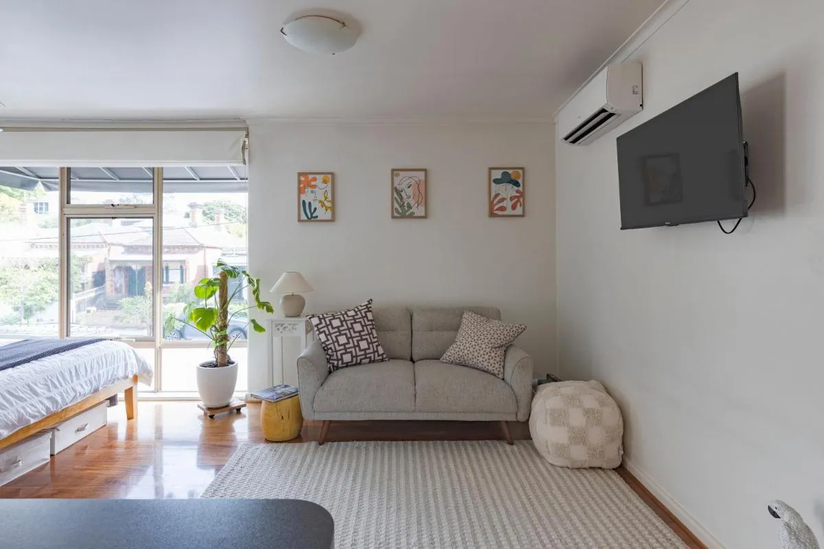 Image 4 of St Kilda Studio with Free Parking