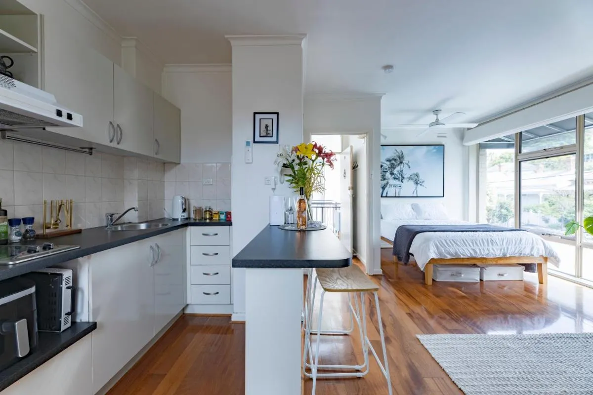 Image 2 of St Kilda Studio with Free Parking