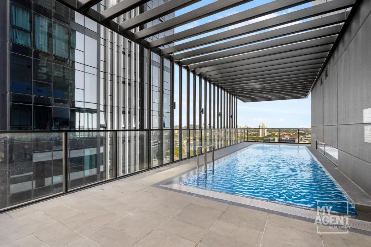 Image 3 of Stay in Luxury at Stature – Sleeps 4