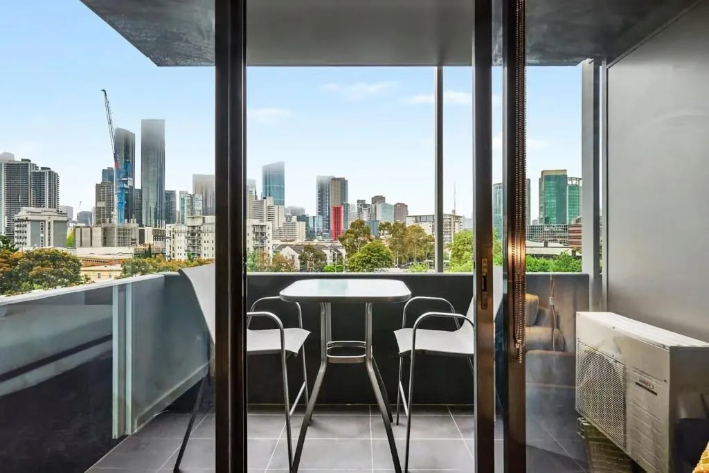 Image of Stunning CBD Views Free Parking