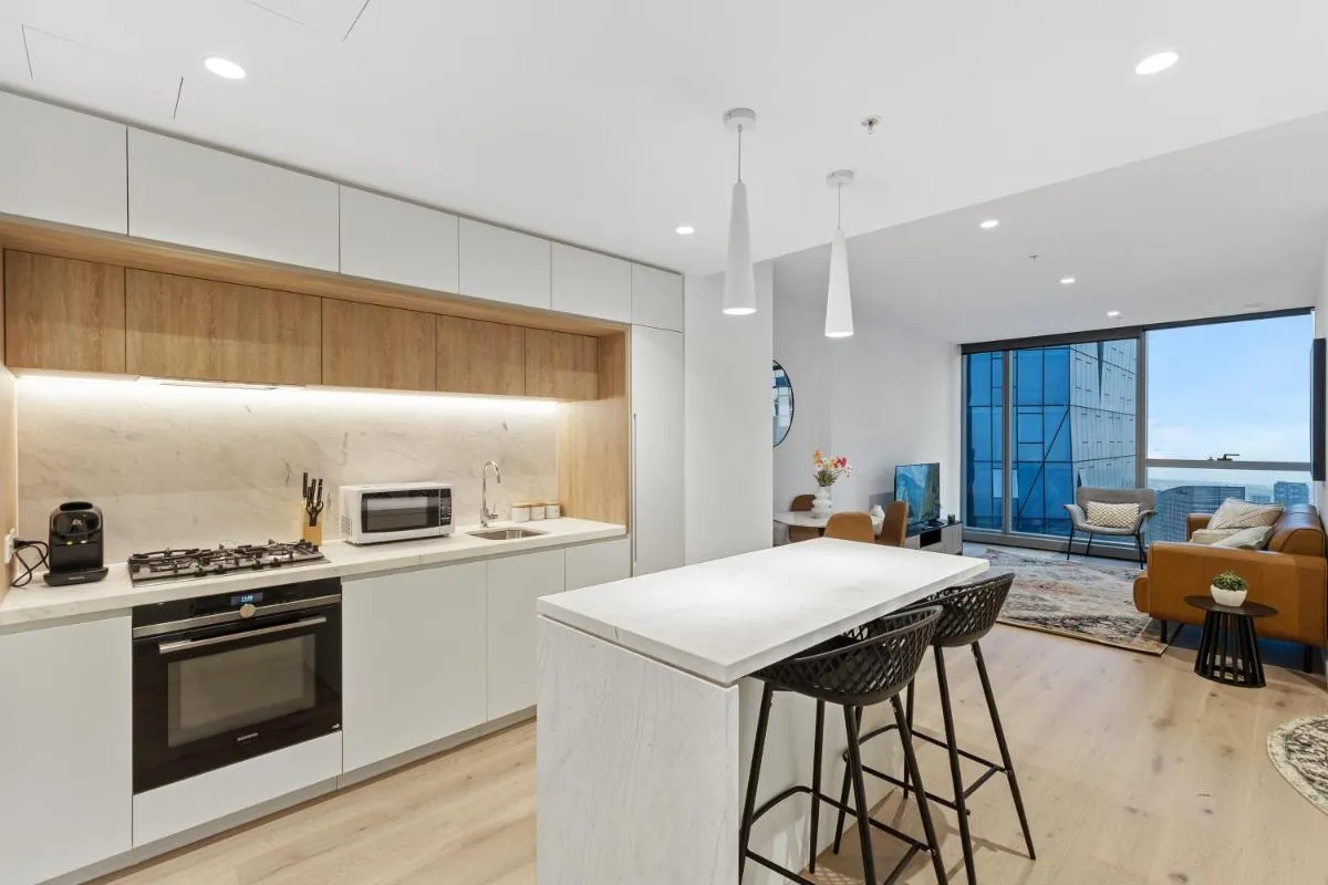 Image 4 of Stunning City Views and Best CBD Location w Pool