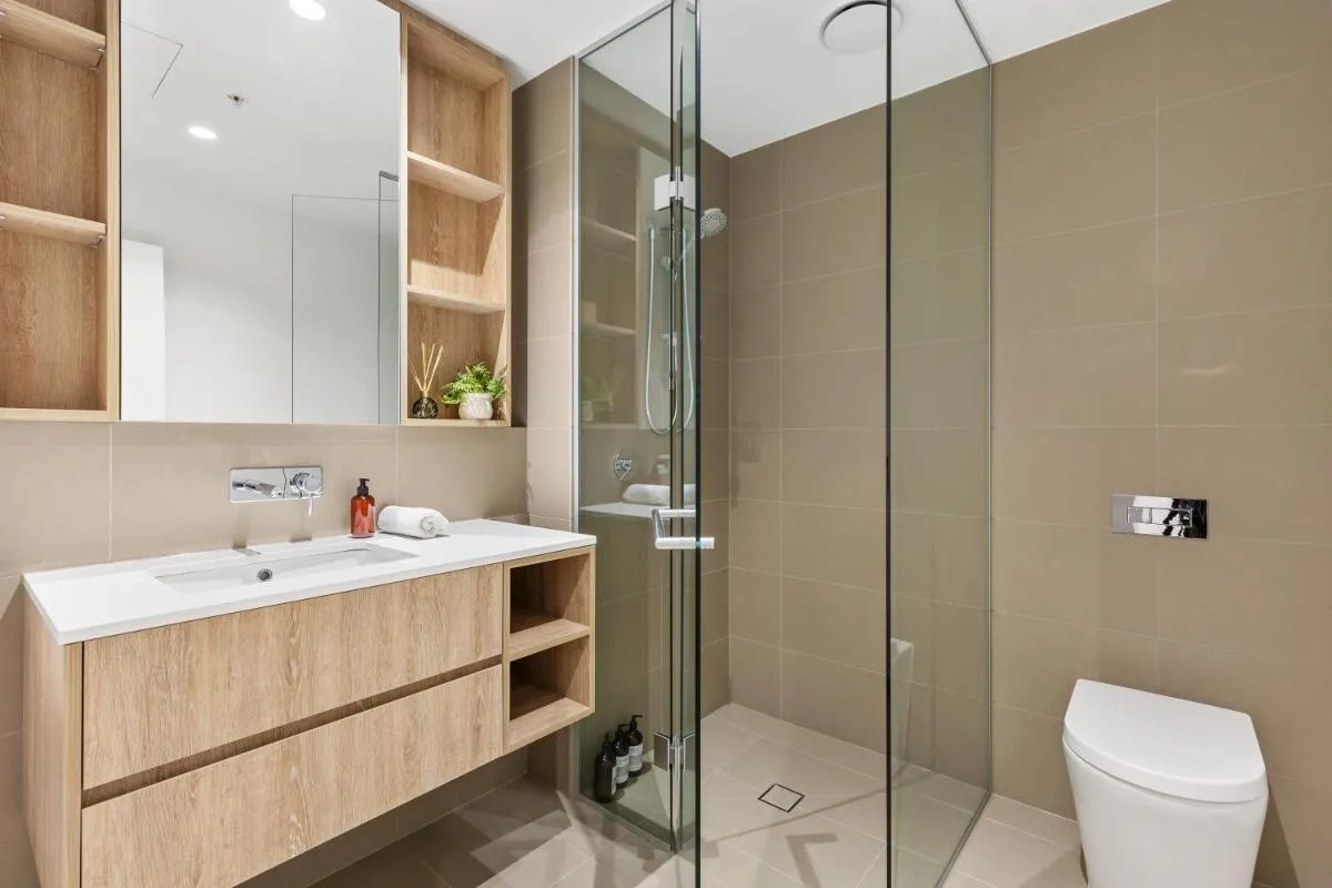 Image 2 of Stunning City Views and Best CBD Location w Pool