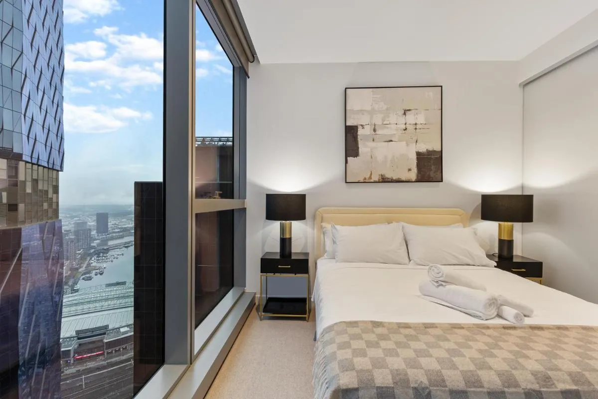 Image 1 of Stunning City Views and Best CBD Location w Pool