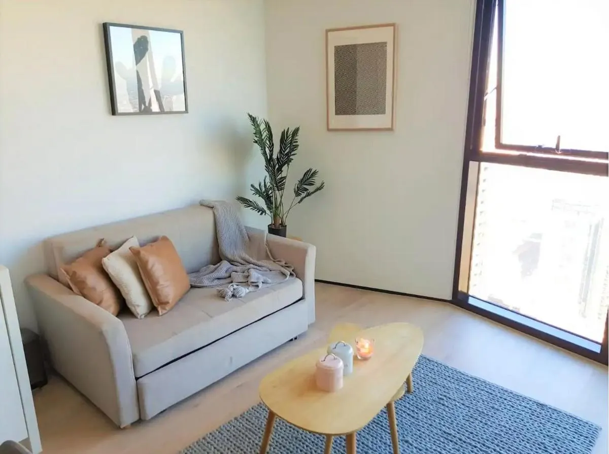 Image 4 of Stunning Melbourne CBD Apartment