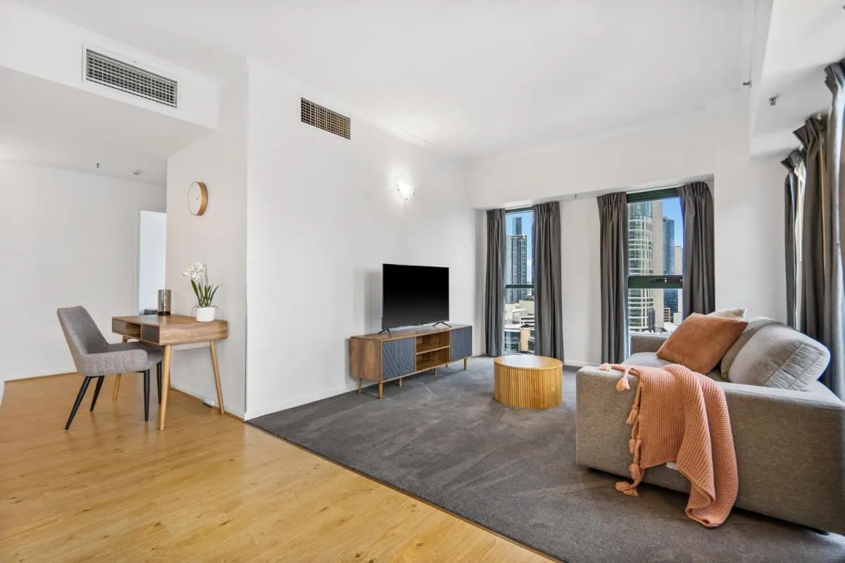 Image 4 of Stunning River View on Flinders Street