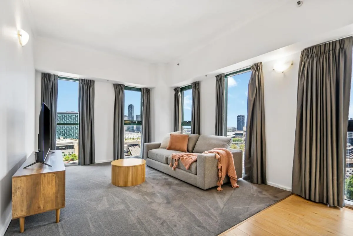 Image 6 of Stunning River View on Flinders Street