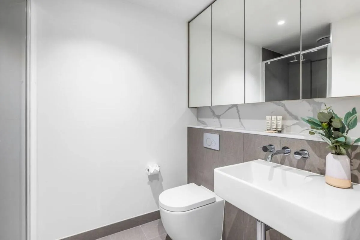Image 2 of Stunning Southbank 1 bed Free Parking