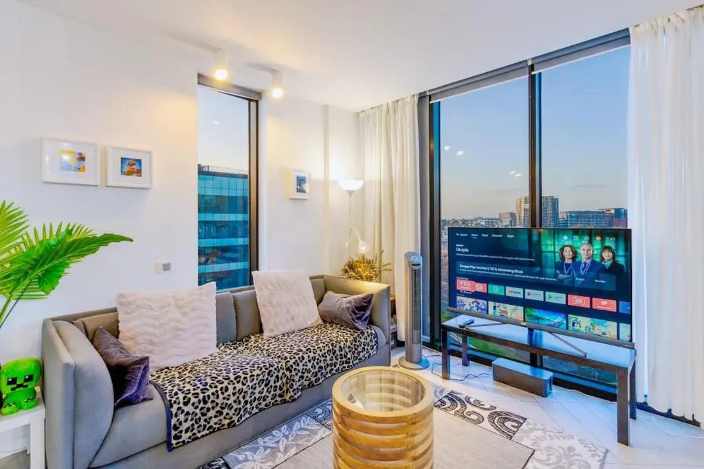 Image of Stunning View 2B APT Free Parking in Dockland