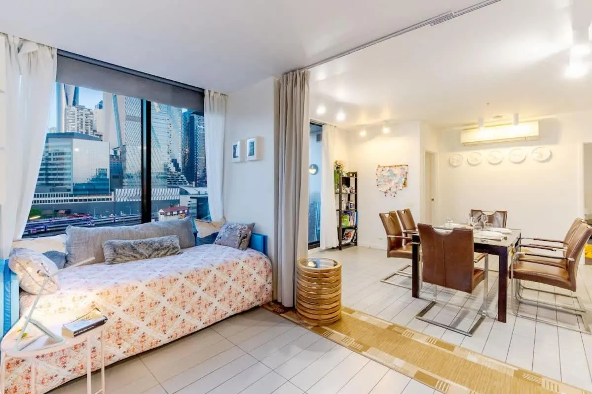 Image 1 of Stunning View 2B APT Free Parking in Dockland