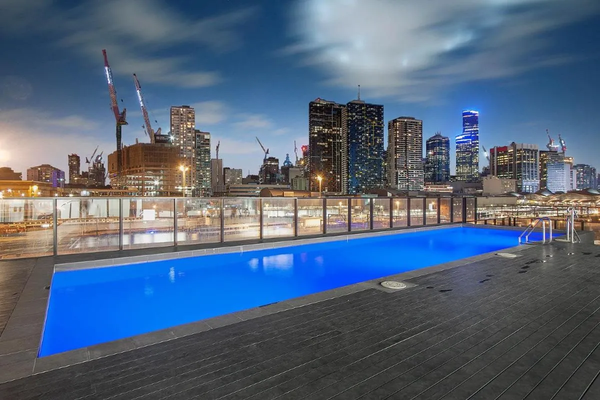 Image 3 of Stunning View 2B APT Free Parking in Dockland
