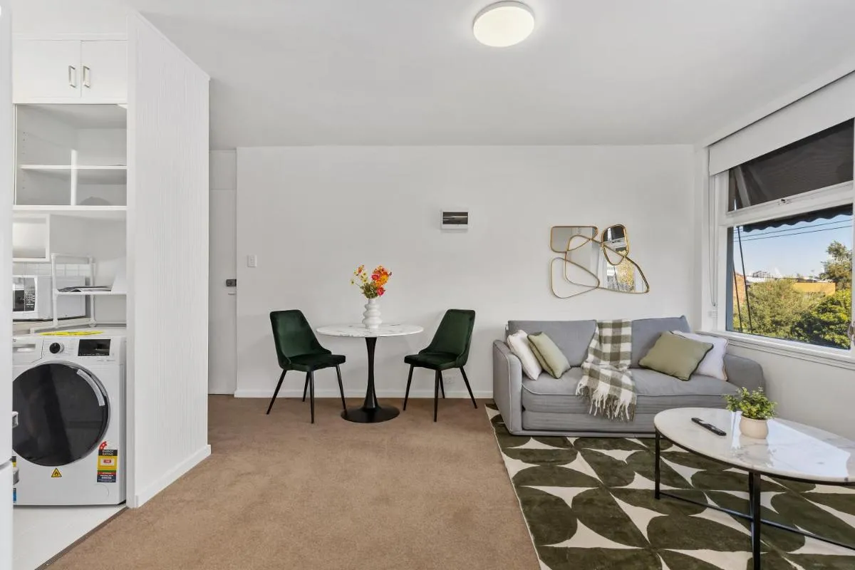 Image 3 of Stylish 1BR near MCG and Rod Laver Arena w Parking