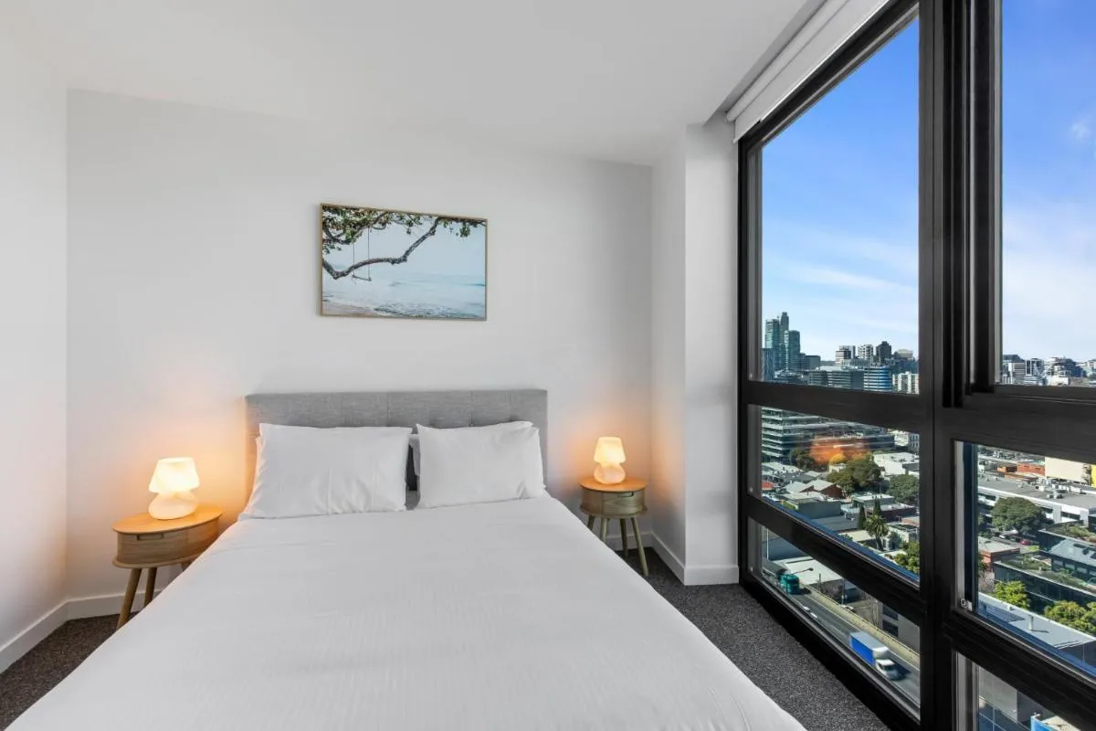 Image 1 of Stylish 1-Bed with Pool Gym & Stunning Views