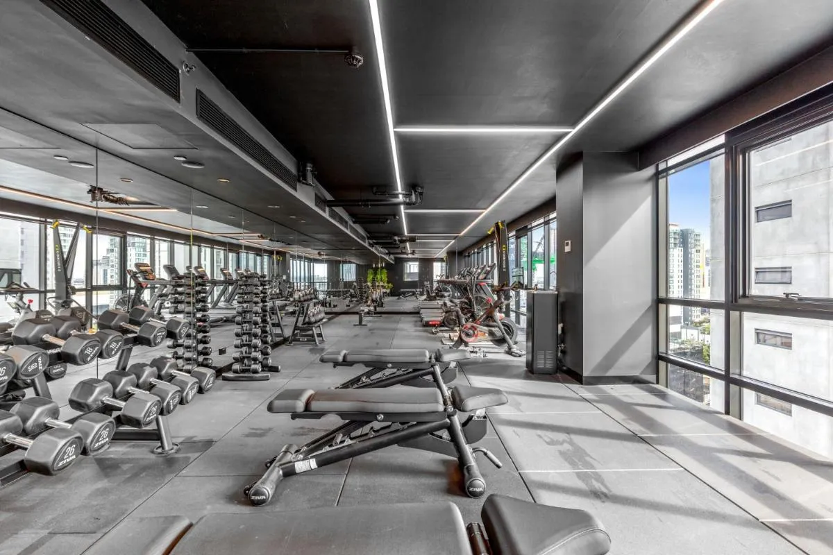 Image 4 of Stylish 1-Bed with Pool Gym & Stunning Views