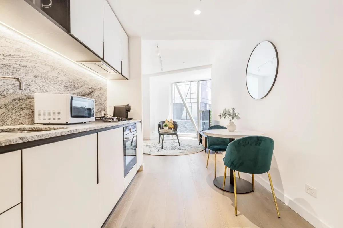 Image 4 of Stylish Apt in West Side Place Best Location!