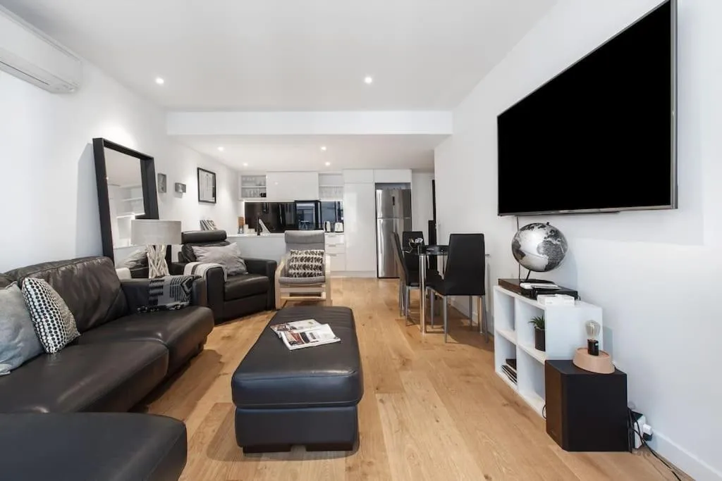 Image 5 of Stylish Apt w/ Stunning Rooftop Views & Hot Tub