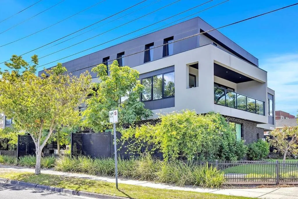 Image 5 of Stylish Three-Story Getaway with Balcony – Clayton