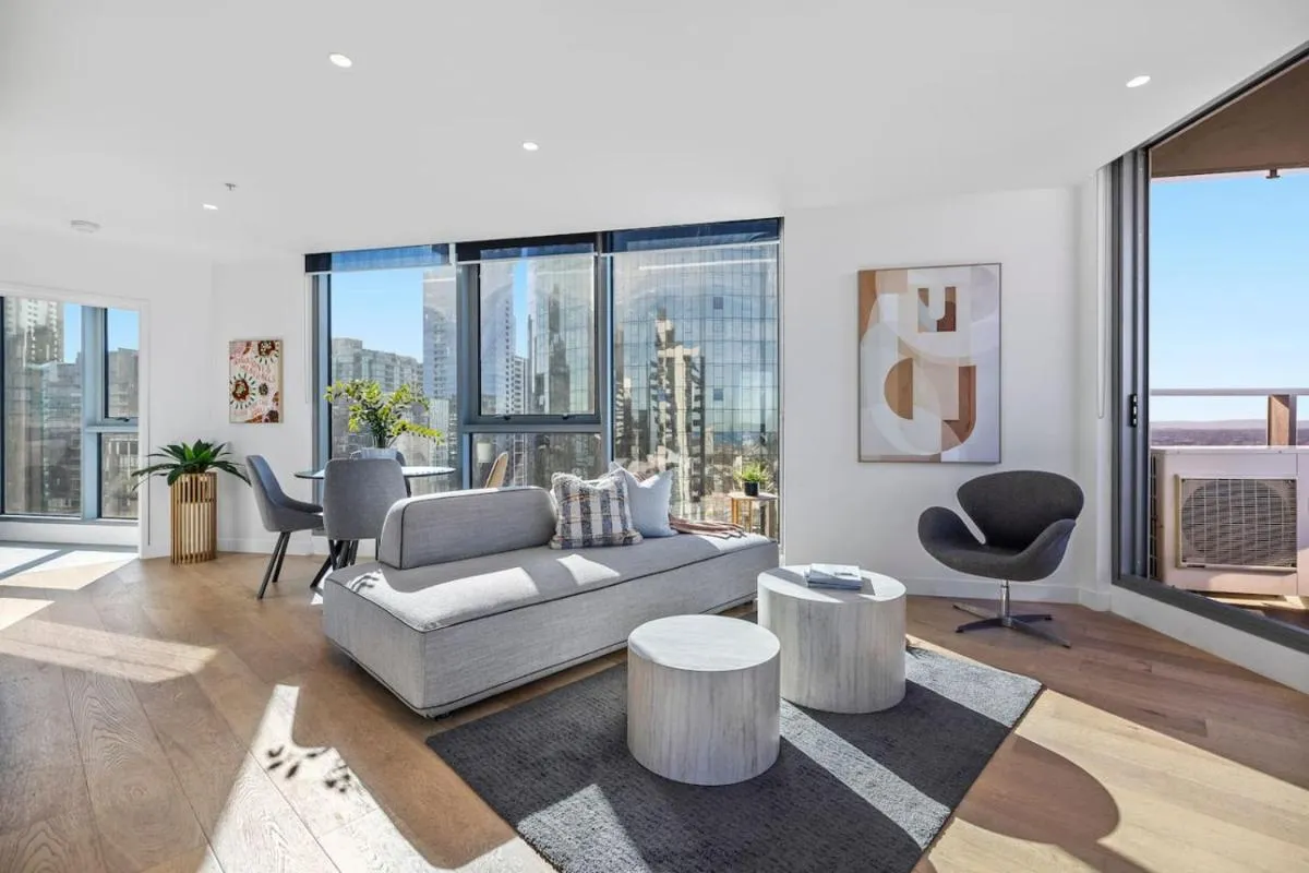 Image 6 of Stylish, Views, Heated Pool, Gym