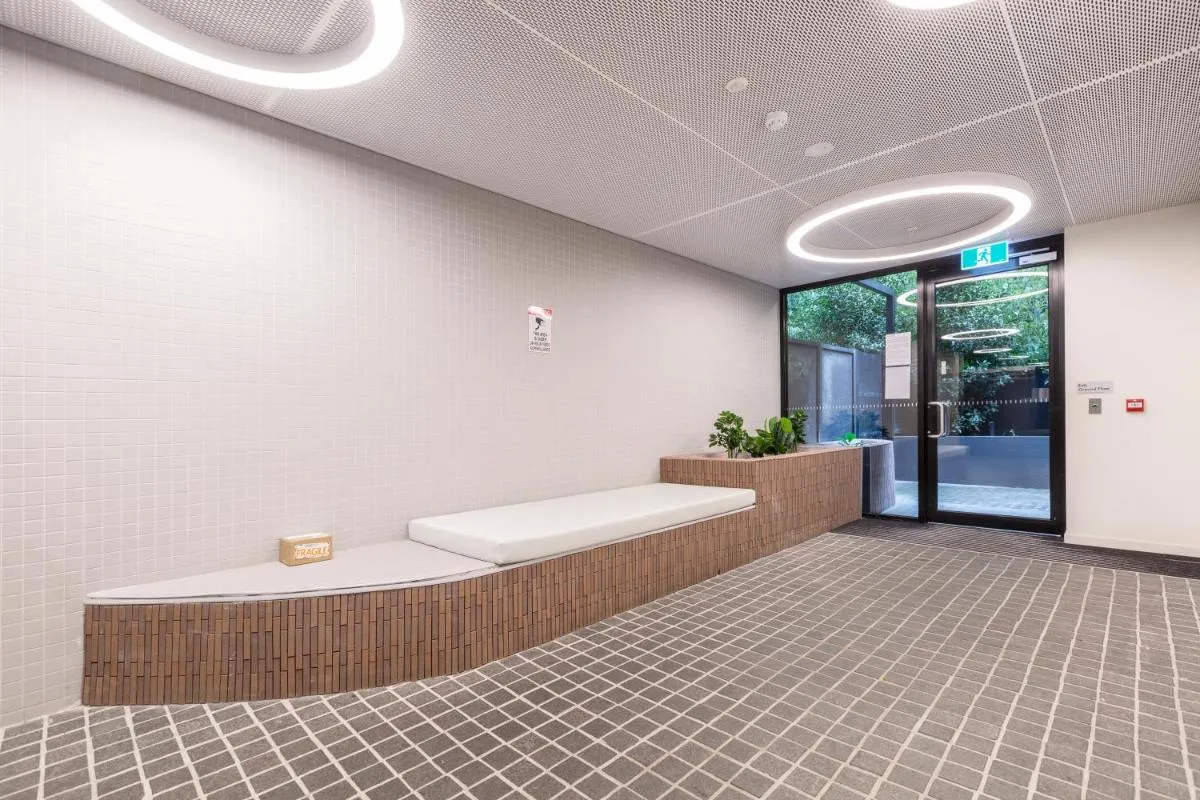 Image 2 of Suave Condo in Trendy PrahranSteps to Greville St