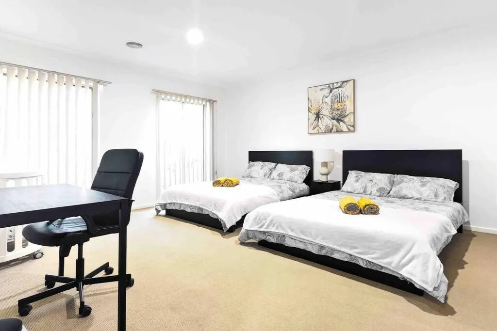 Image 1 of Suburb best family house Melbourne east