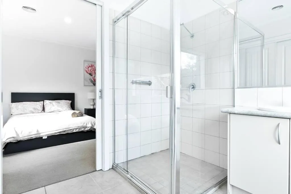 Image 2 of Suburb best family house Melbourne east