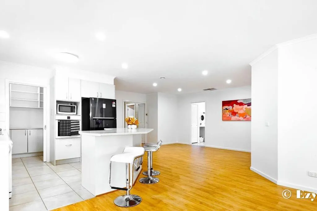 Image 3 of Suburb best family house Melbourne east