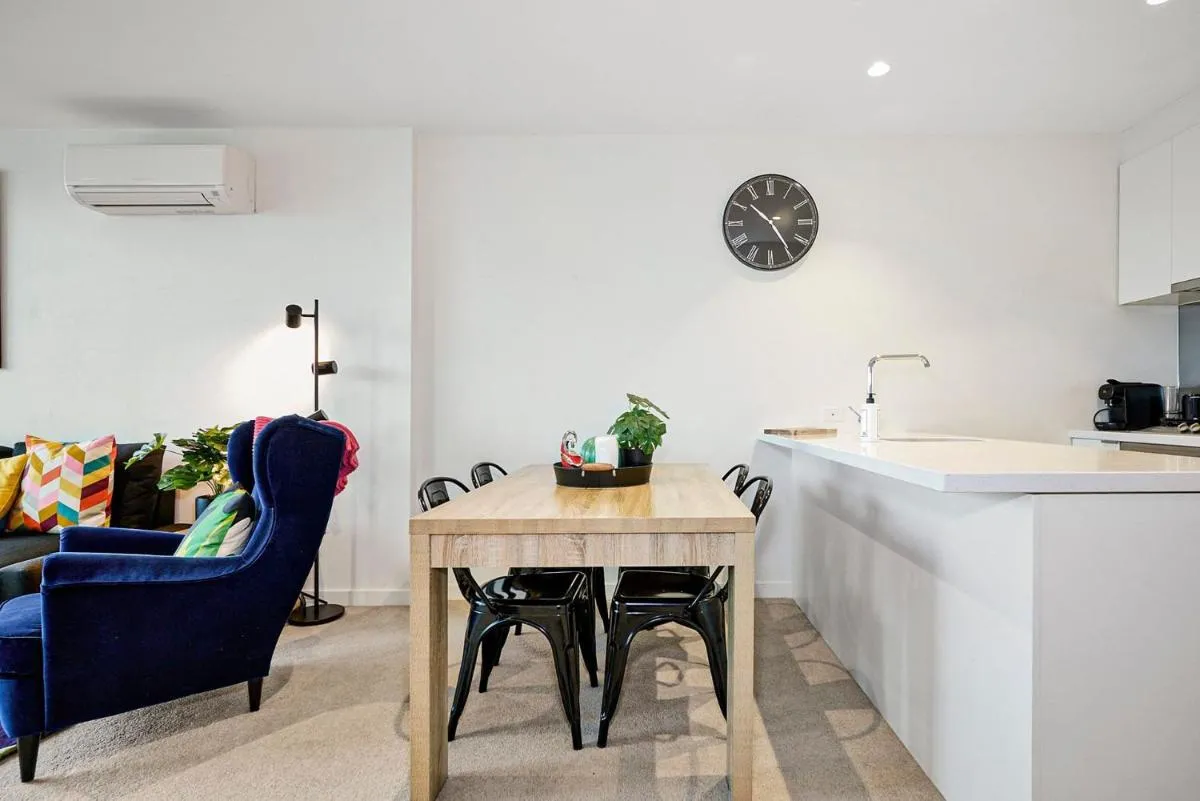 Image 3 of Sunny Southbank Retreat With City Views