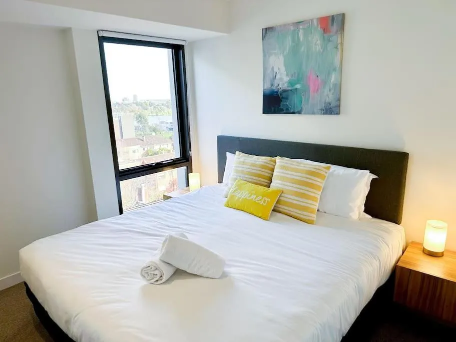 Image of Superb Views Overseeing Albert Park 1BR Apartment