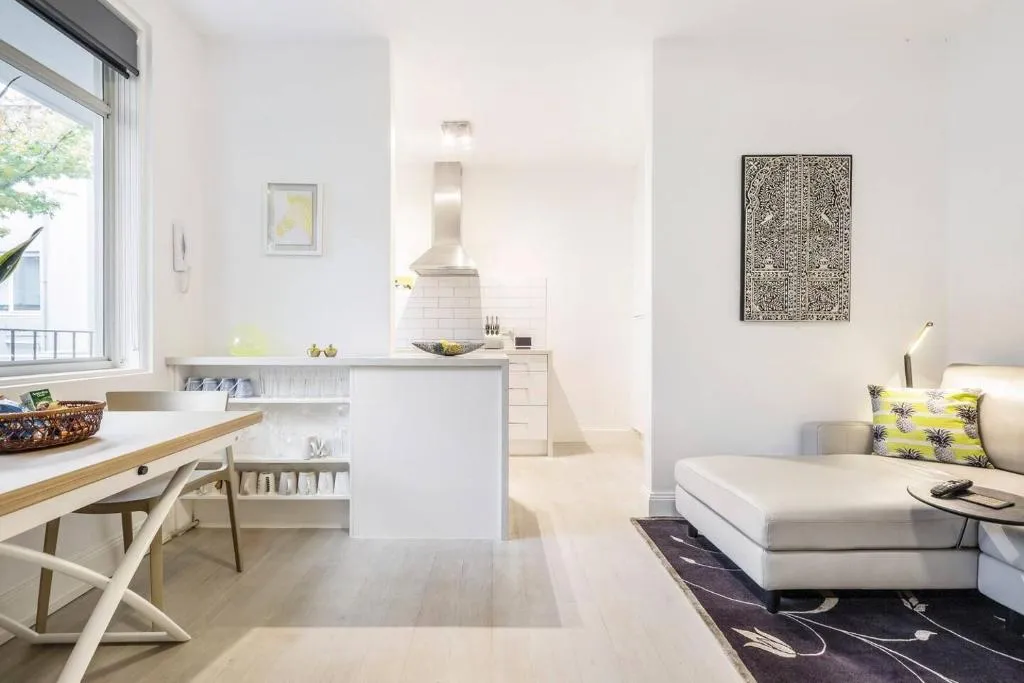 Image of ‘The Courtyard Chateau’ Fresh and Modern off Toorak Rd