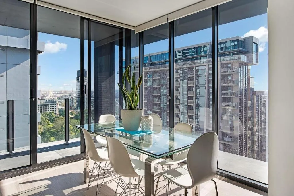 Image of The Looking Glass – Sub-Penthouse Style in the CBD