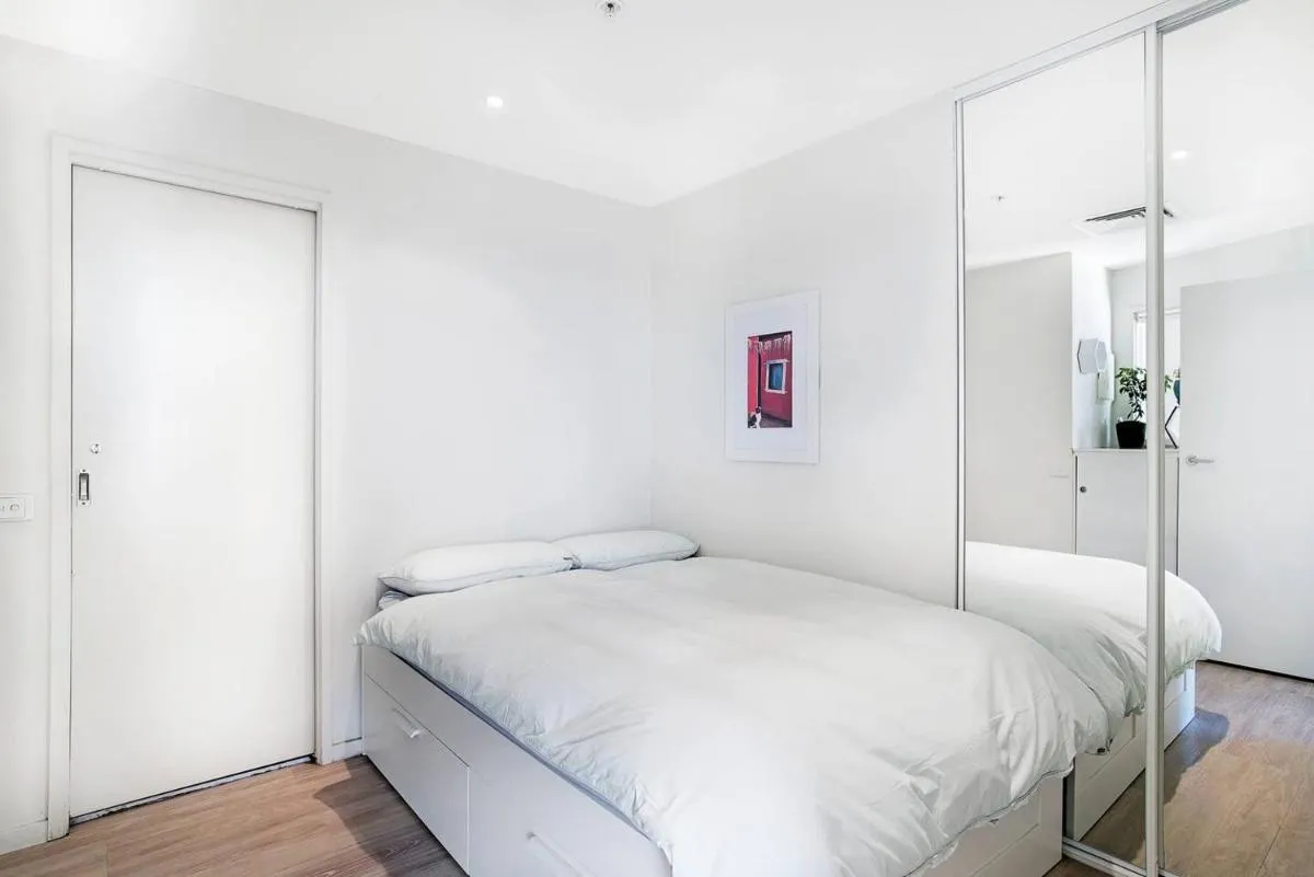 Image 1 of The Looking Glass – Sub-Penthouse Style in the CBD