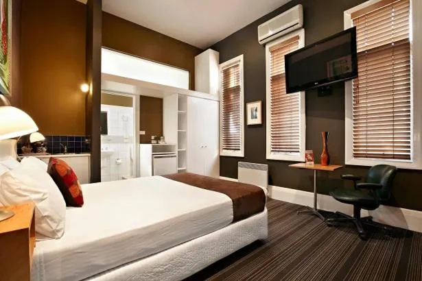Image 2 of Tolarno Hotel