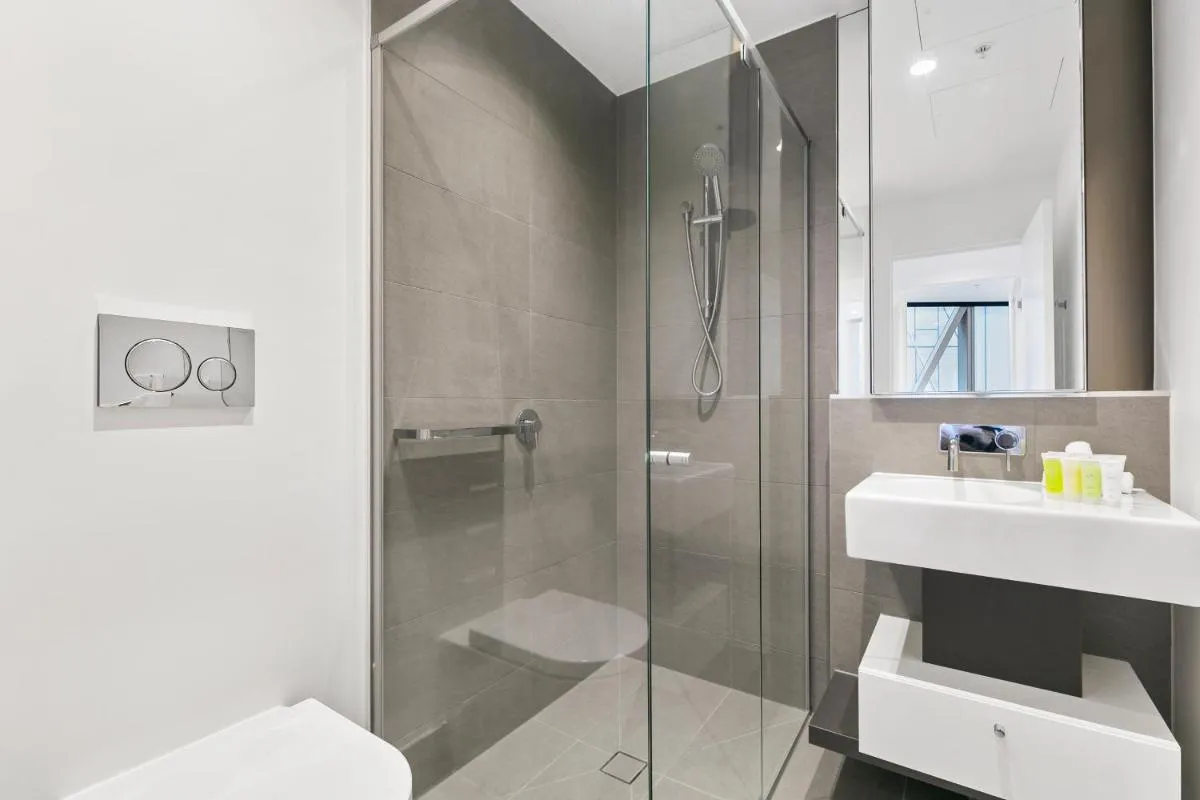 Image 2 of Top Floor Apt In Best Location w Gym, Pool & WiFi