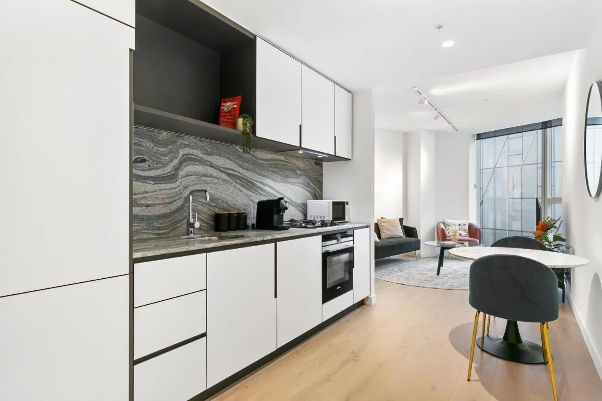 Image 4 of Top Floor Apt In Best Location w Gym, Pool & WiFi