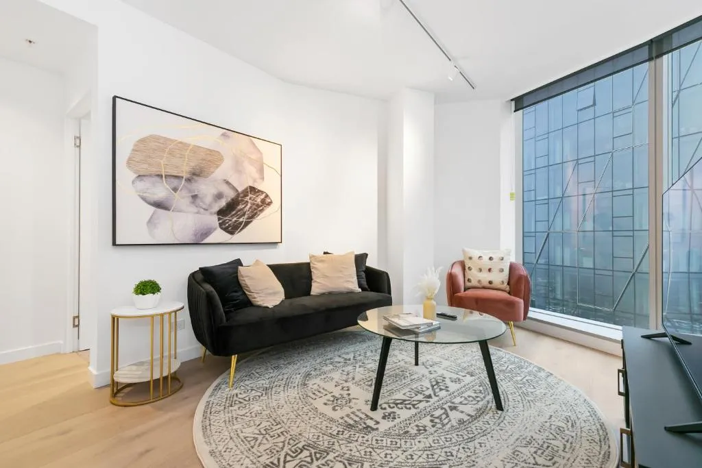 Image of Top Floor Apt In Best Location w Gym, Pool & WiFi