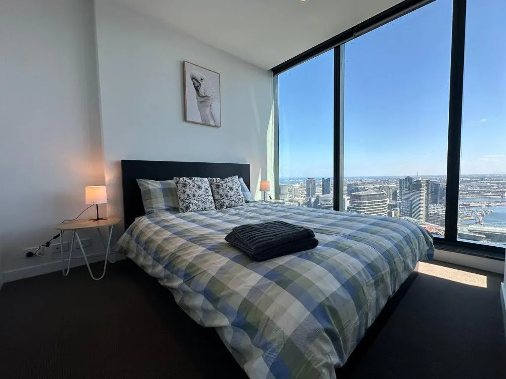 Image of Top-Floor Luxury 1B1B apt L44 with Spectacular City Views